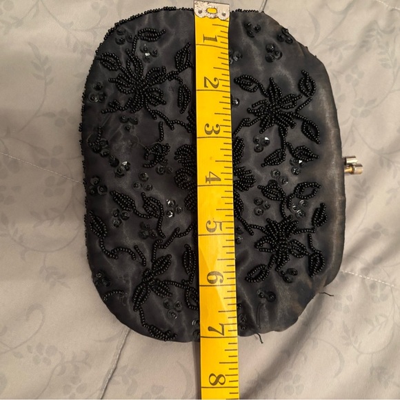 Vintage small beaded clutch - Picture 7 of 7